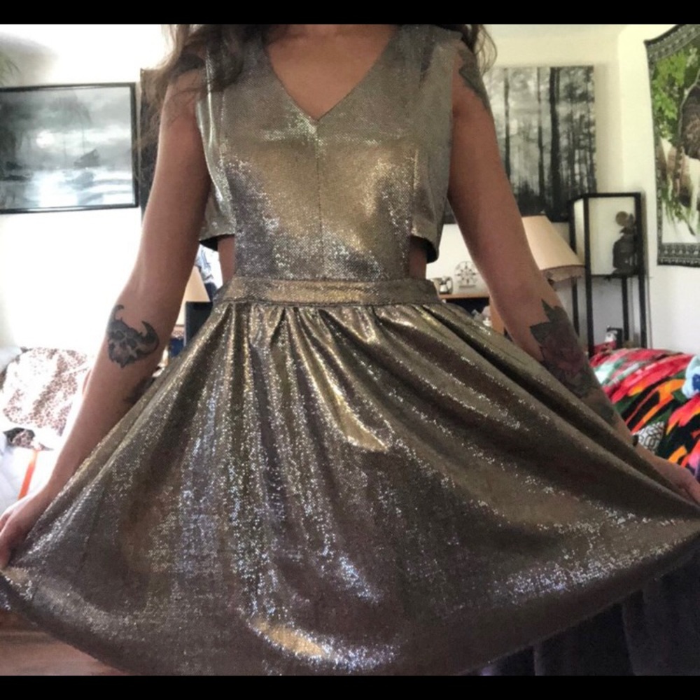 Golden fifty’s styled dress